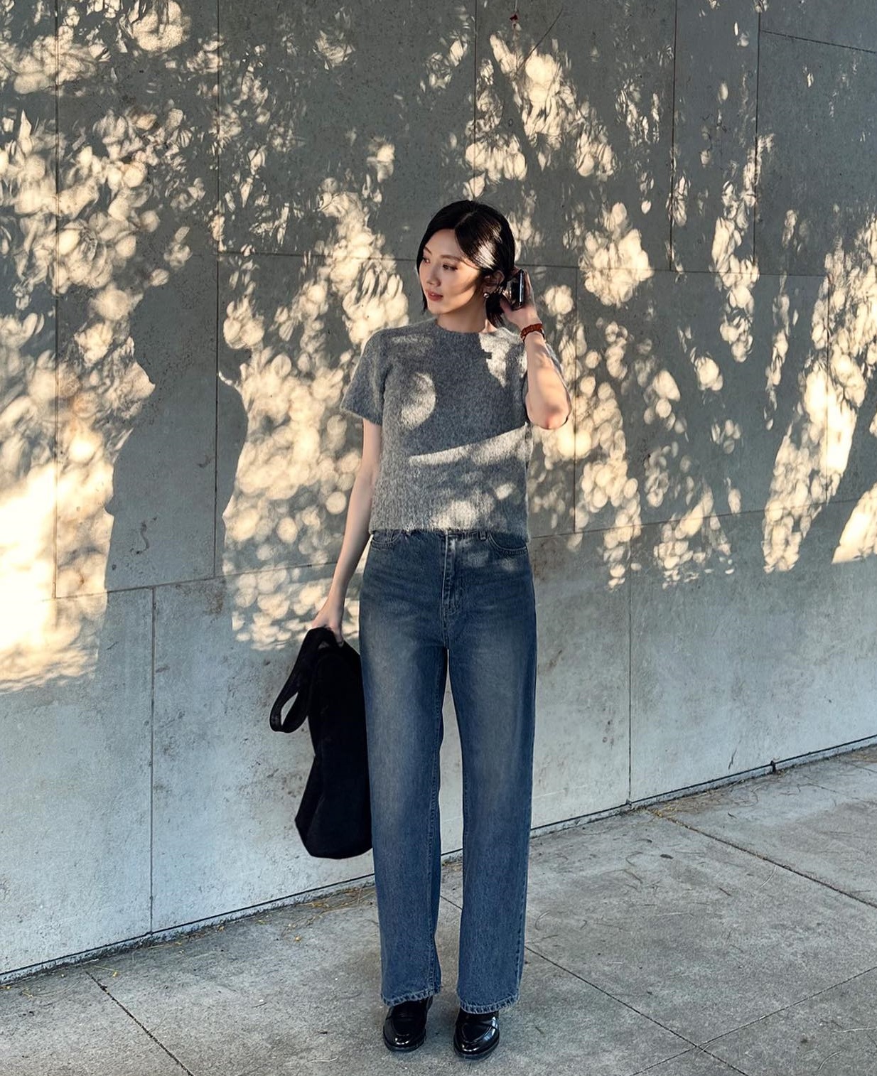 Tham khảo 10 công thức diện quần jeans theo phong cách tối giản để ghi điểm tinh tế