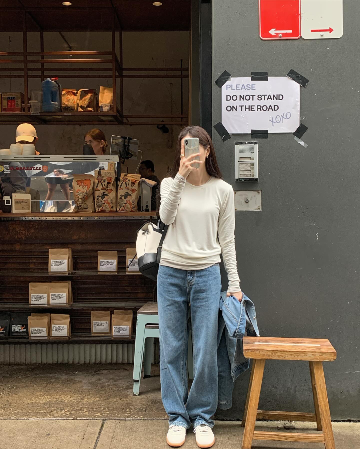 Tham khảo 10 công thức diện quần jeans theo phong cách tối giản để ghi điểm tinh tế