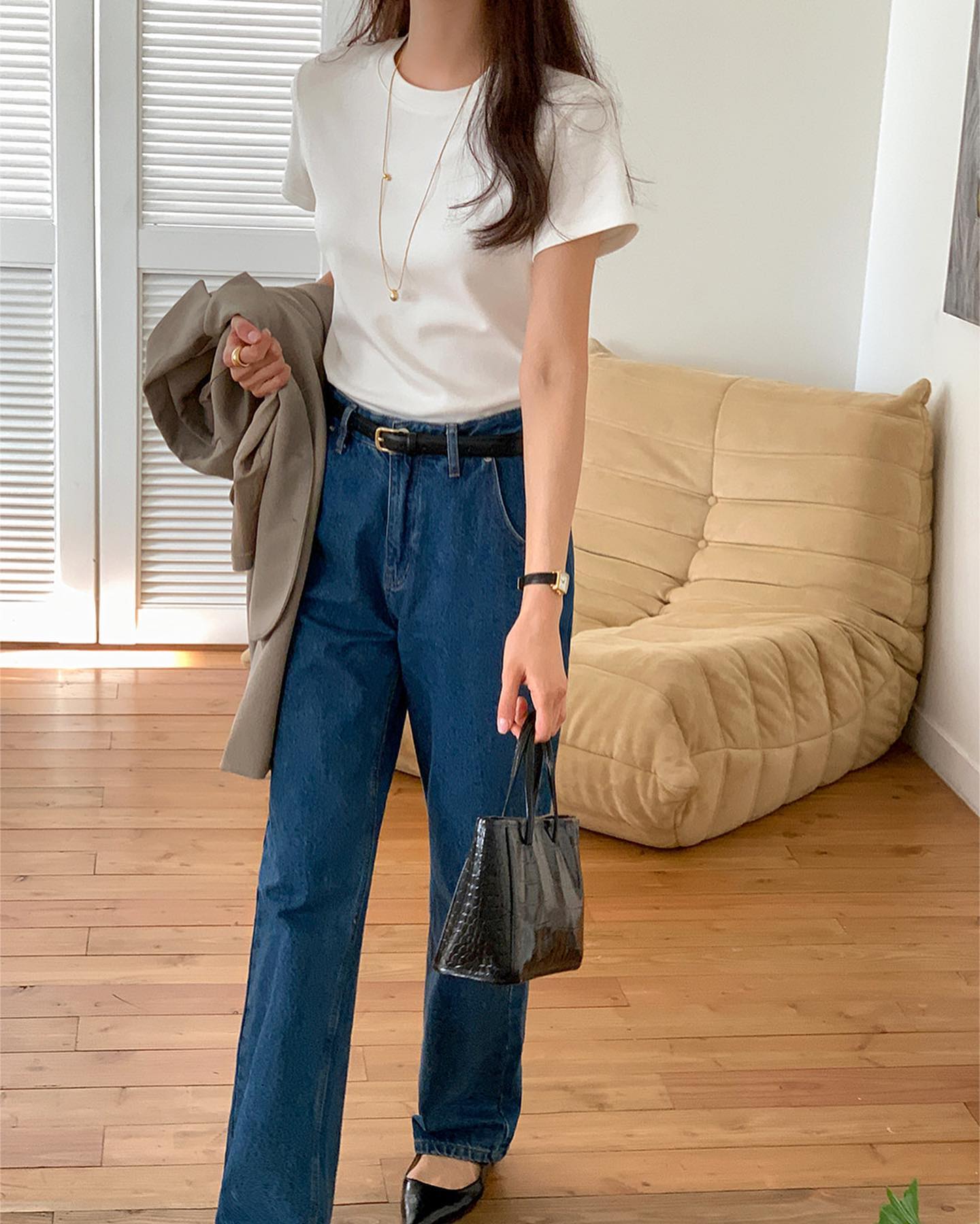 Tham khảo 10 công thức diện quần jeans theo phong cách tối giản để ghi điểm tinh tế
