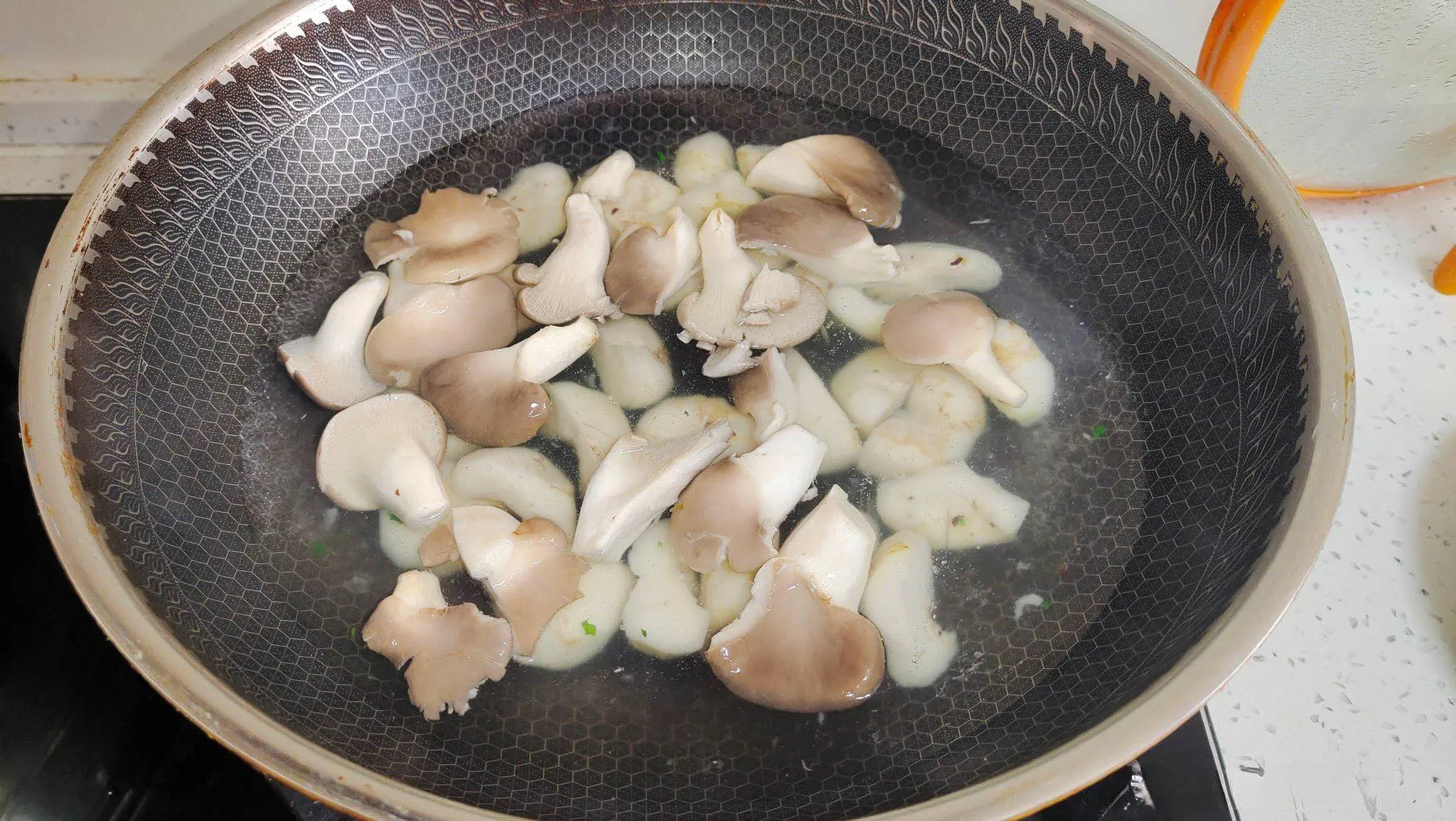 Làm ngay món ăn vừa nhanh, hương vị lại giòn ngon và có tác dụng dưỡng ẩm, "chống già", tốt cho sức khỏe