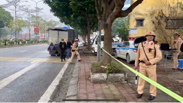 Hơn 2 Tấn Kê Gà Không Rõ Nguồn Gốc Bị Thu Giữ Tại Hà Nội
