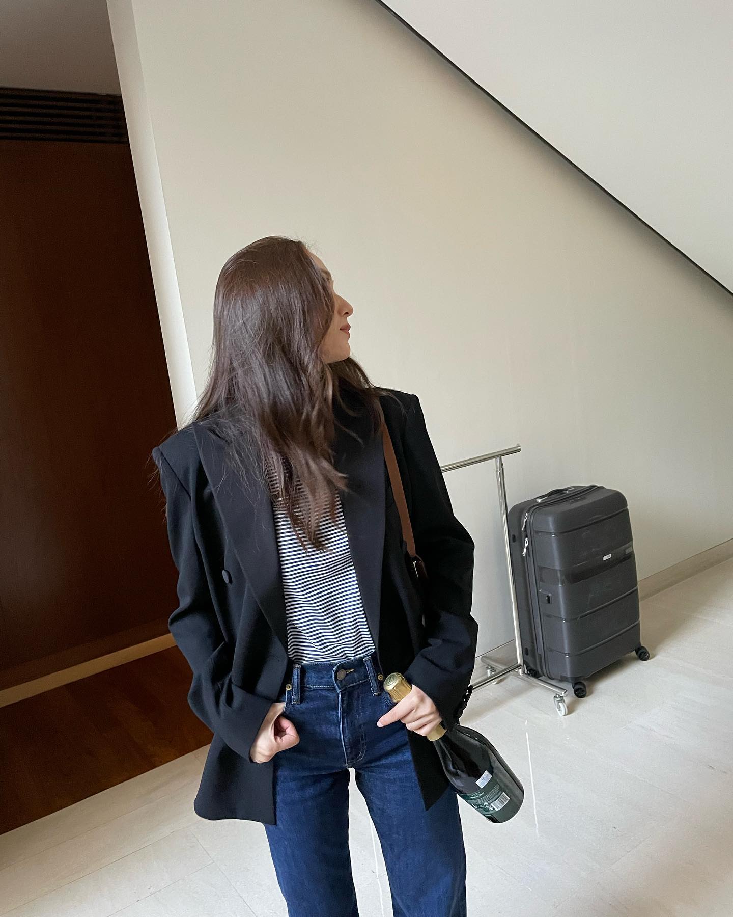Muốn chinh phục xuất sắc phong cách tối giản, các nàng hãy học ngay Krystal