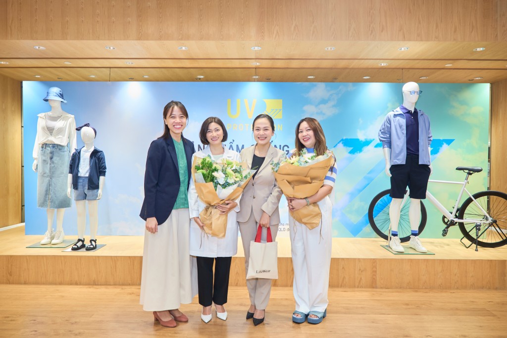 21-dai-dien-uniqlo-cung-cac-khach-moi-tai-toa-dam-tim-hieu-ve-tia-uv20240404154946.jpg?rt=20240404155306