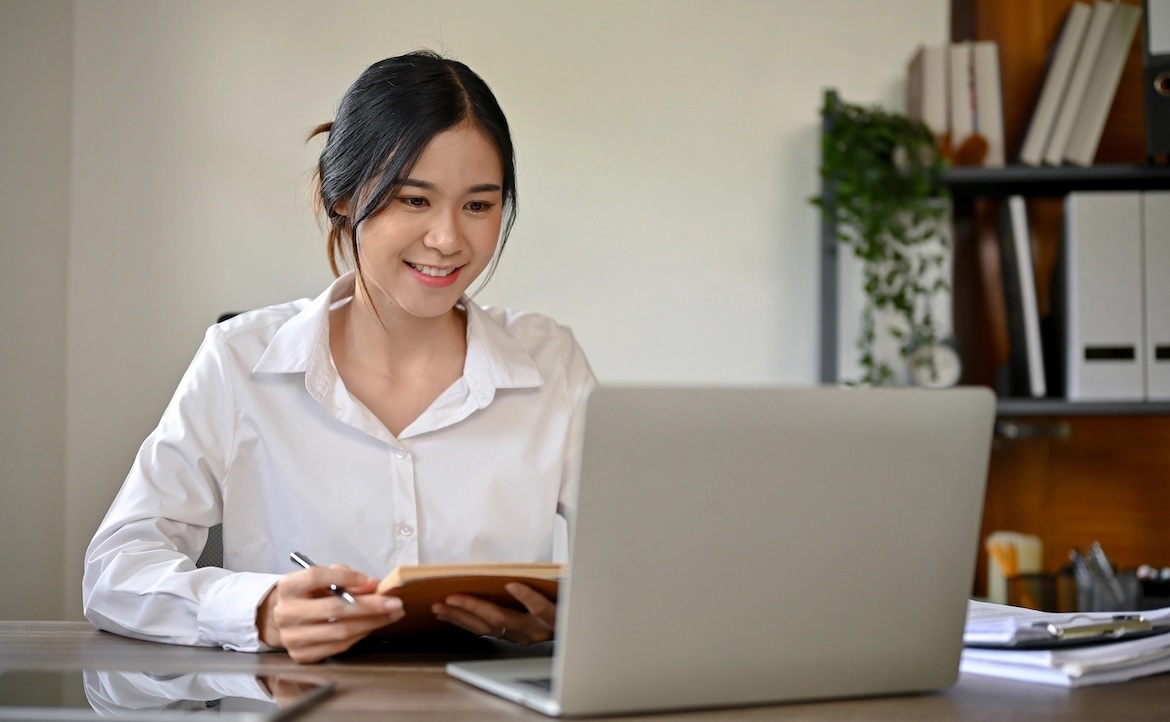 Cô gái tiết kiệm được gần 700 triệu đồng nhờ không mua quần áo một năm
