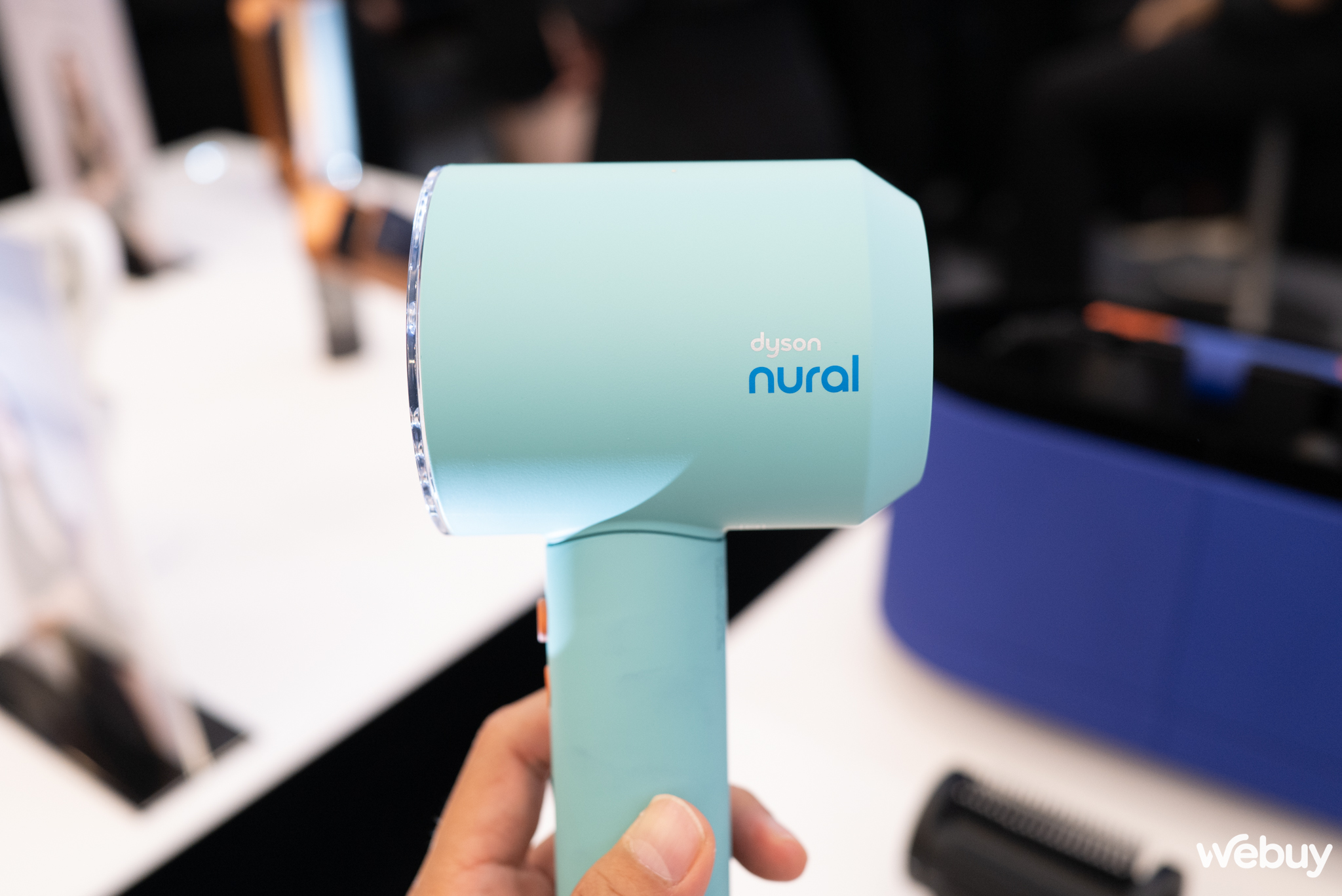 genk-dyson-nural-va-airstrait-22-1716729450756156587919.jpg
