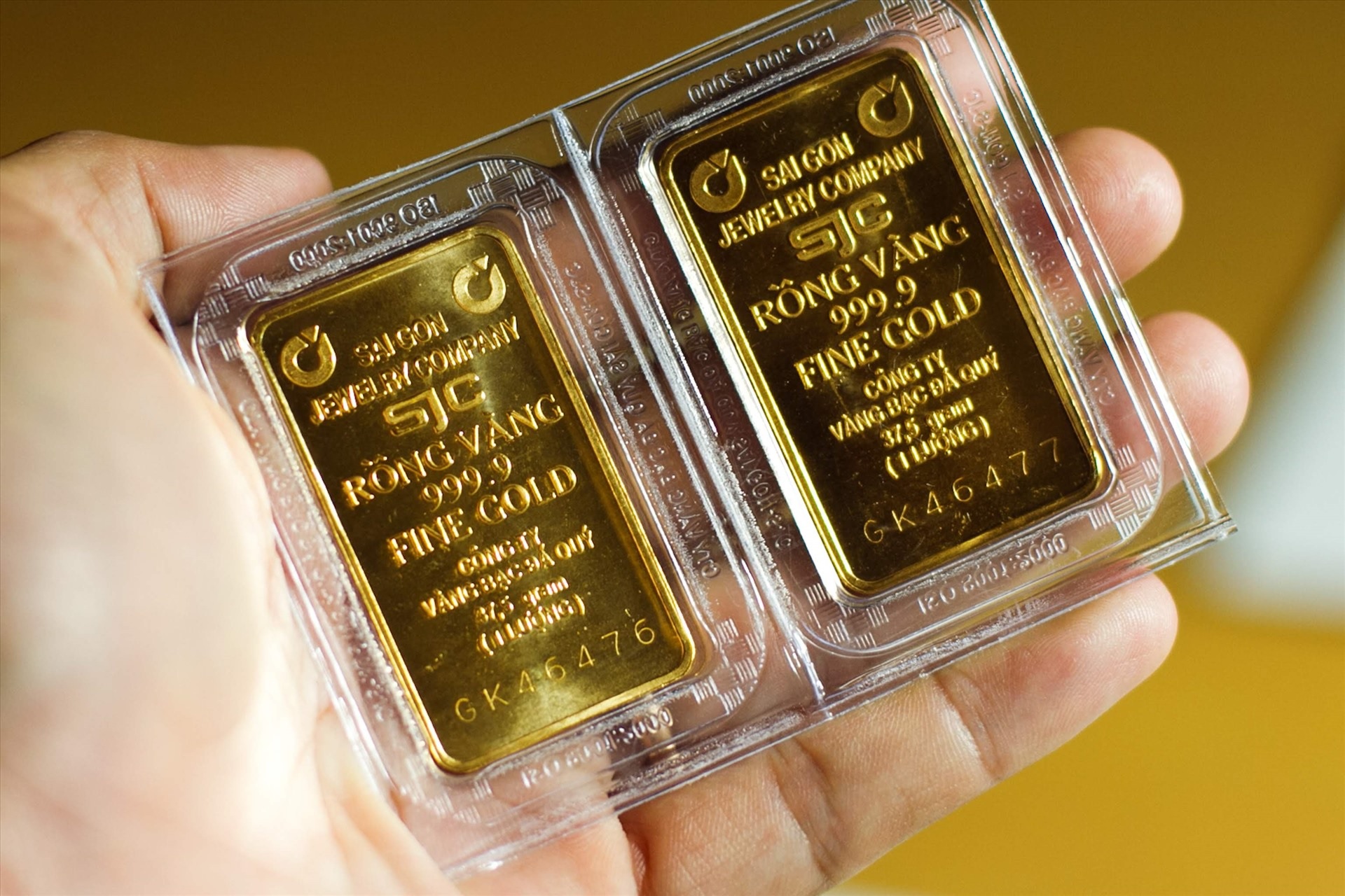 Có hay không chuyện đẩy giá vàng miếng SJC lên cao để... bán vàng nhẫn?