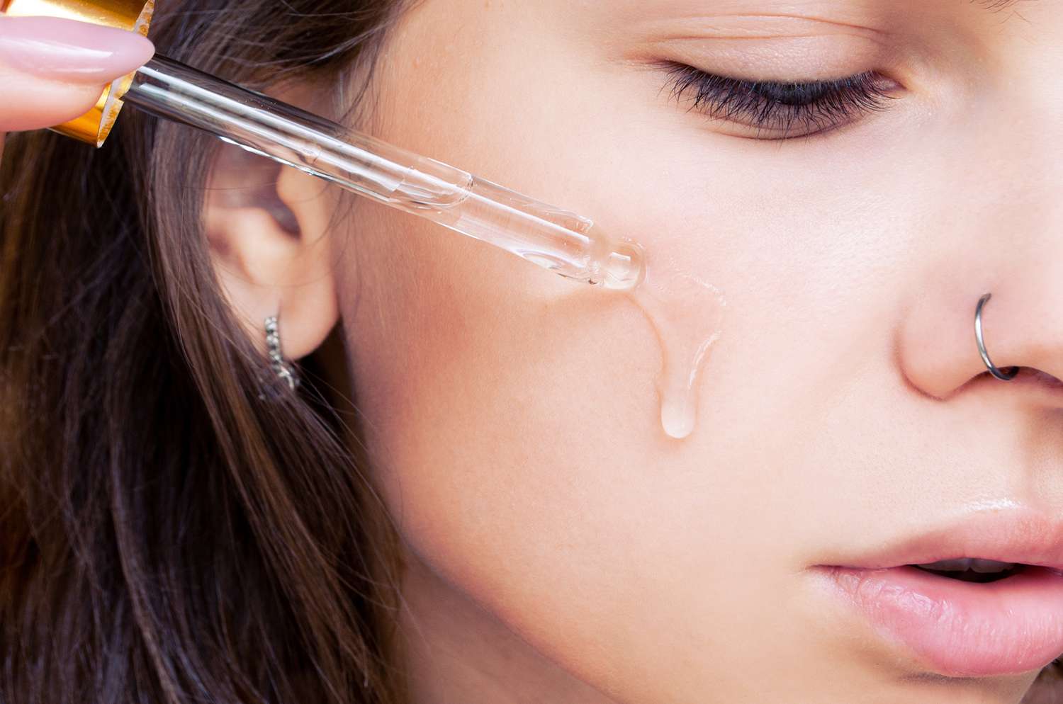 Cách Sử Dụng Retinol Trong Chu Trình Dưỡng Da Mùa Hè