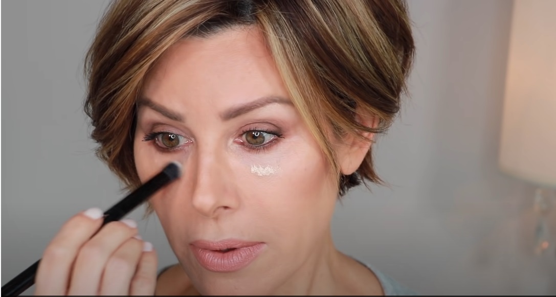Chuyên Gia Make-up Tiết Lộ Những Thói Quen Khiến Bạn Trông Già Đi