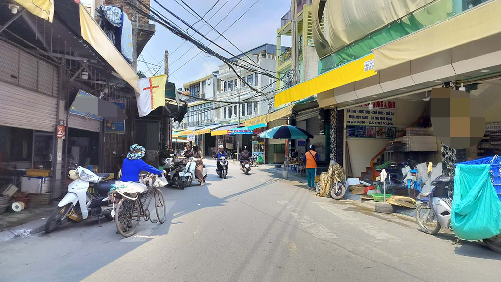 3-khu-vuc-tap-trung-nhieu-cua-hang-ban-hai-san-o-tpsam-sonminh-hai-1719062790774997577117.jpg