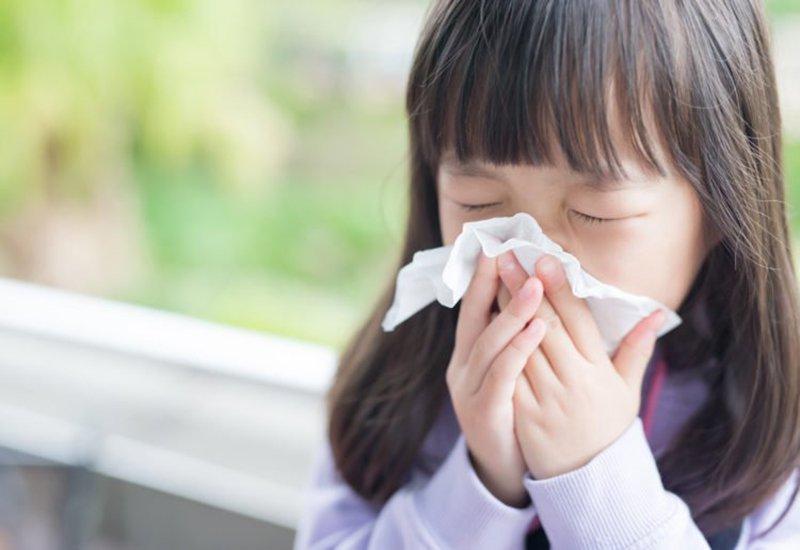 Trẻ em, người già và phụ nữ mang thai dễ mắc các bệnh hô hấp do thời tiết có những thay đổi thất thường
