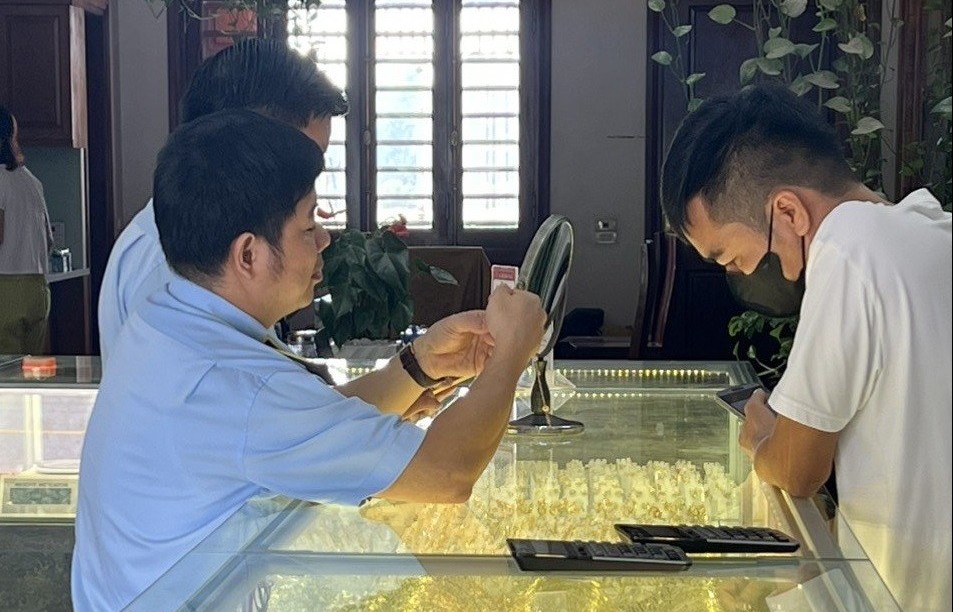 Cục Quản Lý Thị Trường Xử Lý Doanh Nghiệp Buôn Vàng Giả Ở Vĩnh Phúc