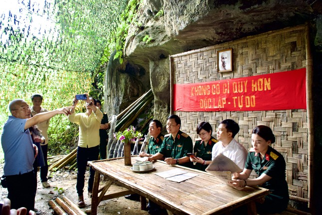 Đạo Diễn Nguyễn Danh Dũng Làm Phim Về Bộ Đội Cụ Hồ