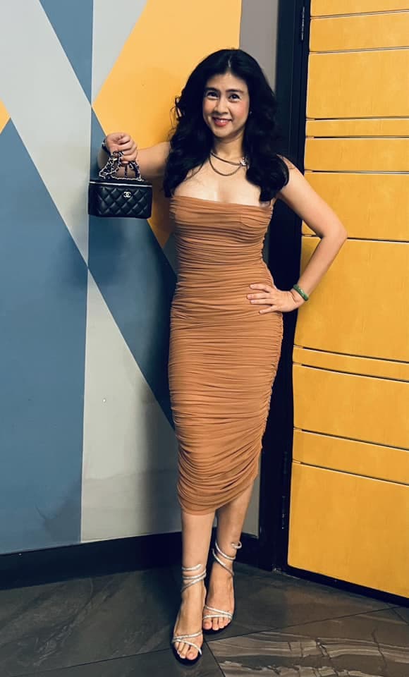 kim-thu-gay-ngo-ngang-khi-lot-xac-tro-ve-thoi-hoang-kim-than-hinh-dong-ho-cat-lam-dan-tinh-me-met-2-ngoisaovn-w580-h960-17204986496413674938.jpeg