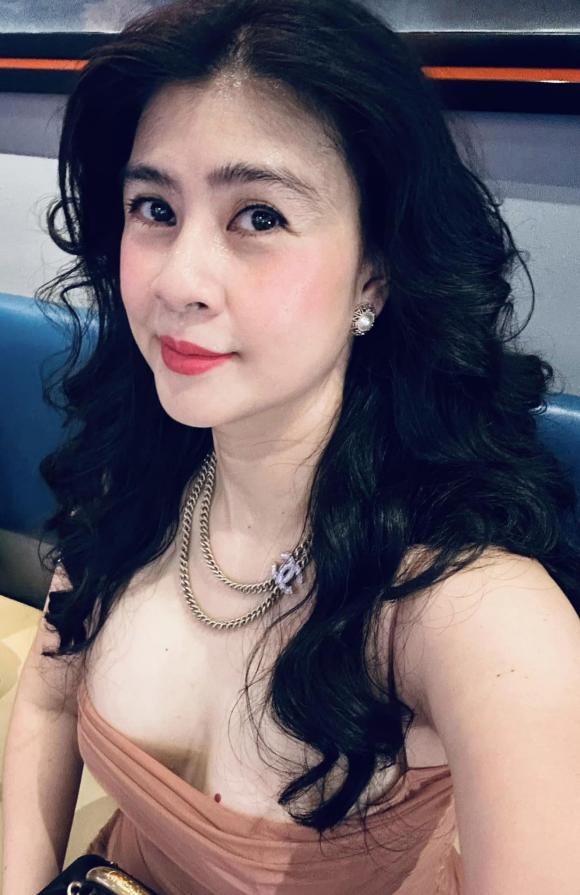 kim-thu-gay-ngo-ngang-khi-lot-xac-tro-ve-thoi-hoang-kim-than-hinh-dong-ho-cat-lam-dan-tinh-me-met-5-ngoisaovn-w1326-h2048-172049864965028852817.jpeg