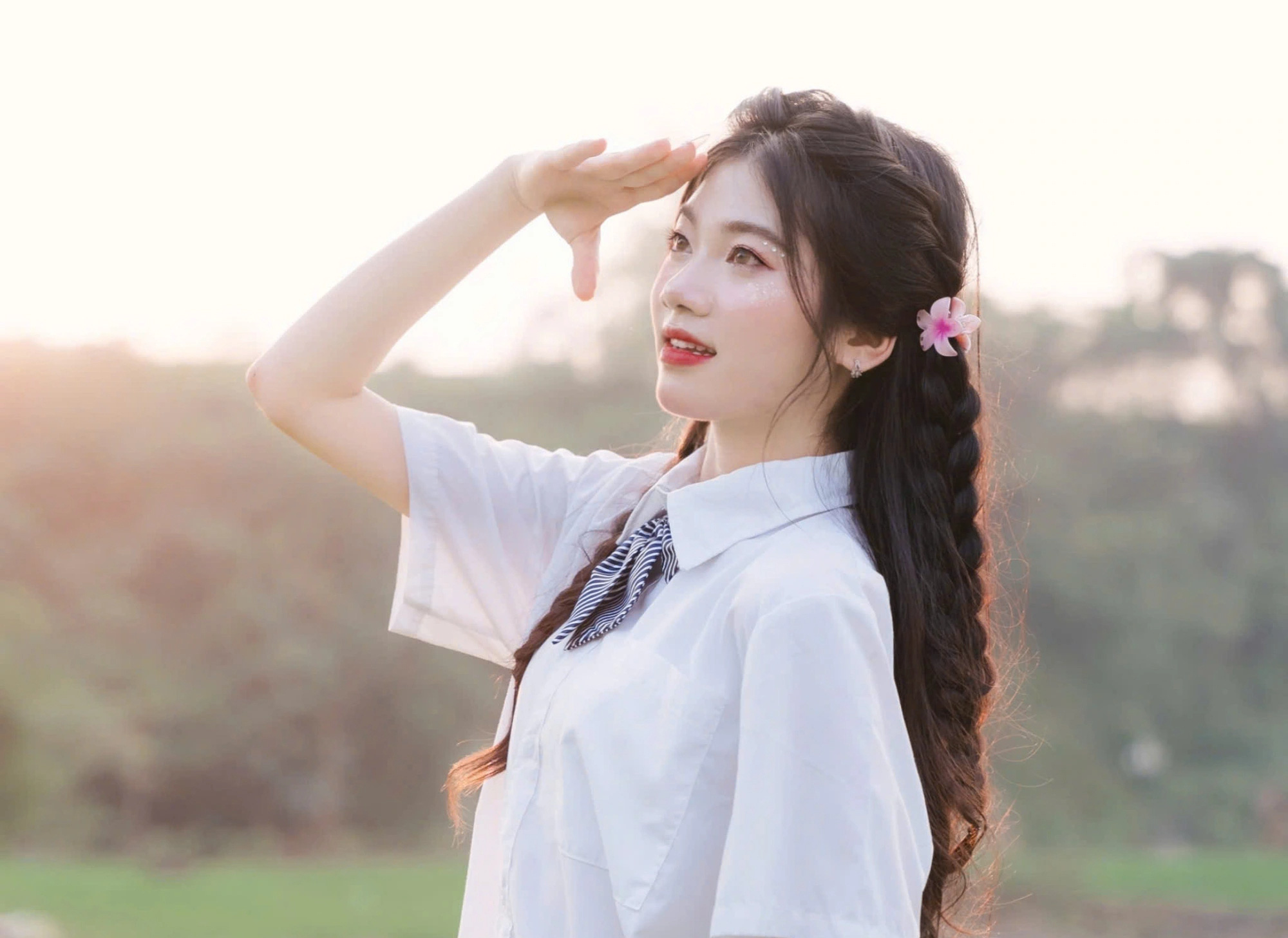 Hôm thi tốt nghiệp, môn văn em làm 12 trang giấy', nữ sinh được 10 điểm môn văn chia sẻ.