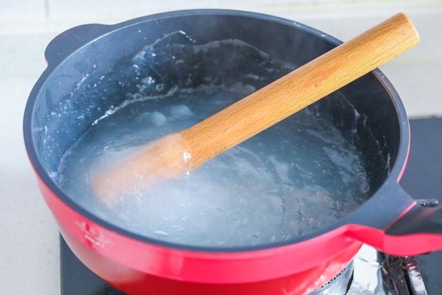 Mì thạch trộn chua ngọt sẽ là món giải nhiệt hấp dẫn vào những ngày trời nắng nóng