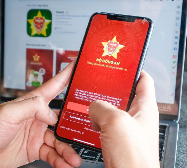Tích Hợp Giấy Phép Lái Xe Vào VNeID Có Phải Là Bắt Buộc?