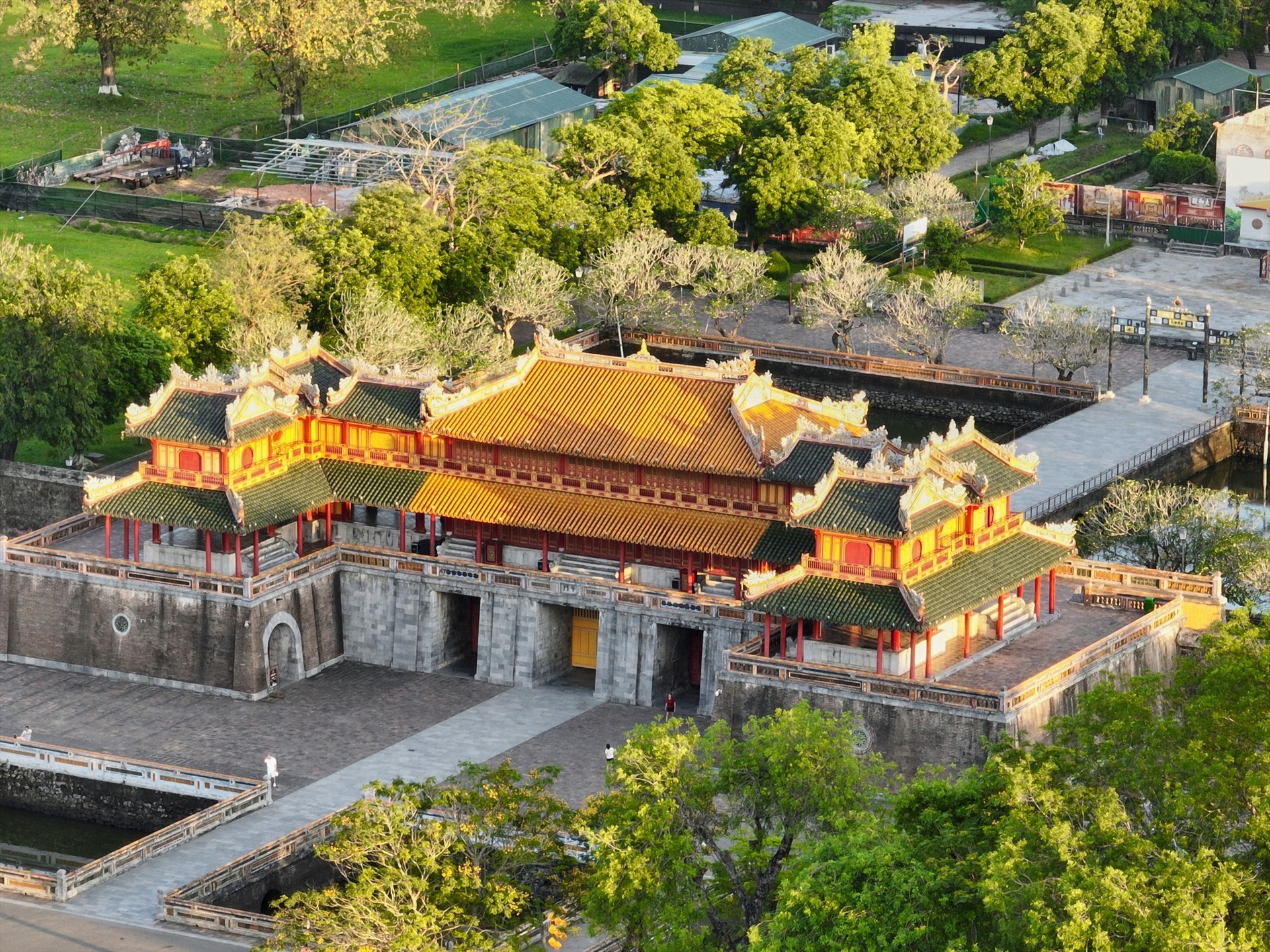 2472-co-do-hue-mo-cua-mien-phi-don-khach-dip-quoc-khanh-2-9-001_66d1cf2b5dadf.jpg