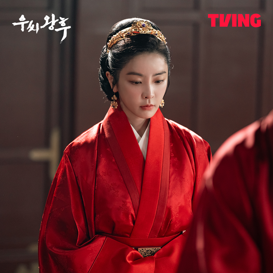 jung-yu-mi-queen-woo-2-17250873759232089257894.jpeg