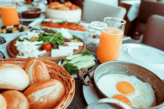 Nhiều nghiên cứu đã chỉ ra rằng chất lượng bữa sáng sẽ ảnh hưởng tới chiều cao và kết quả học tập của trẻ.