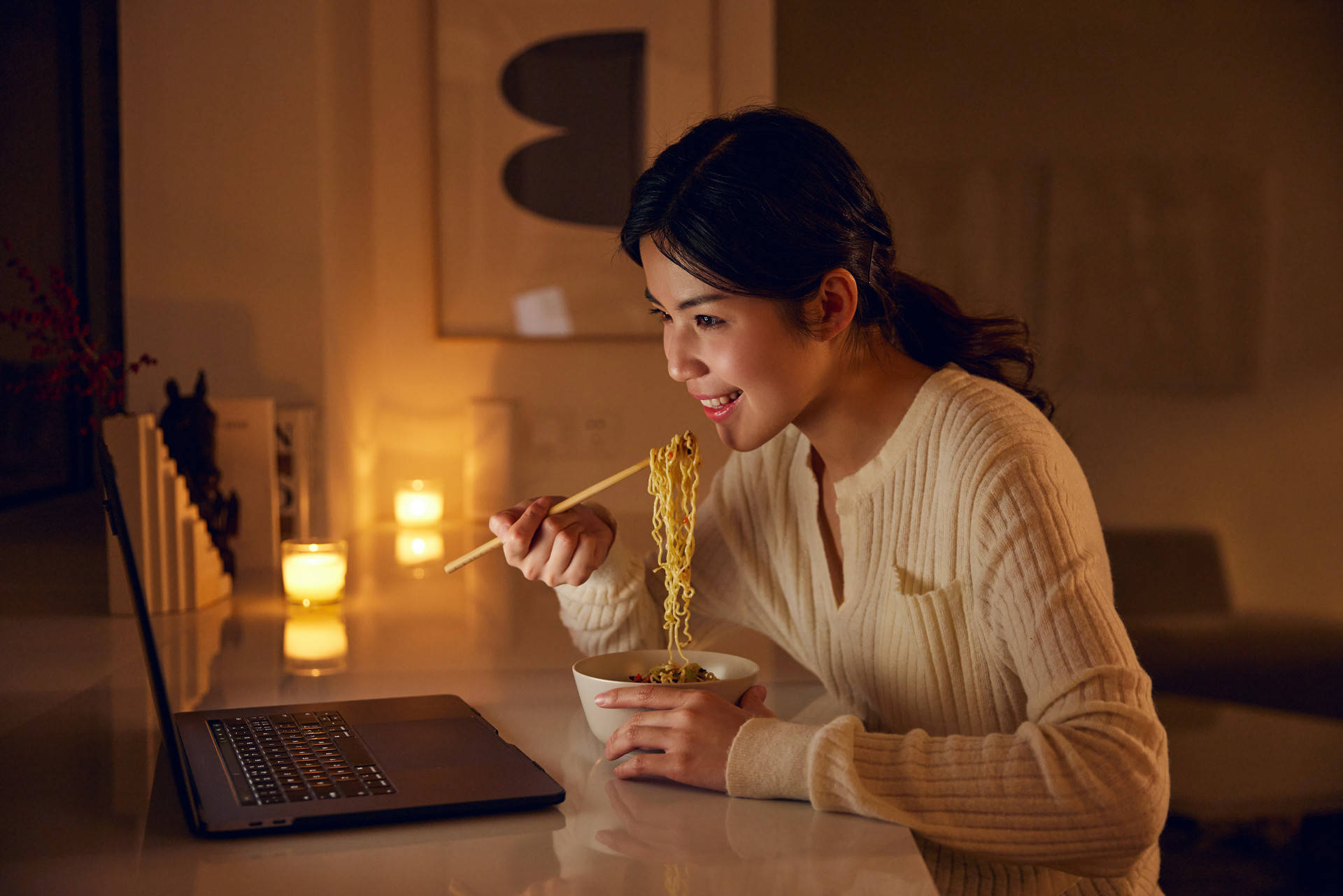5 thói quen tưởng thư giãn 'chữa lành' hóa ra lại gây hại sức khỏe vô cùng