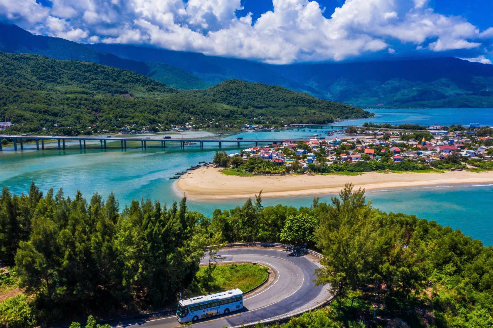 Khám phá 3 hành trình du lịch Xuyên Việt có lịch trình đa dạng