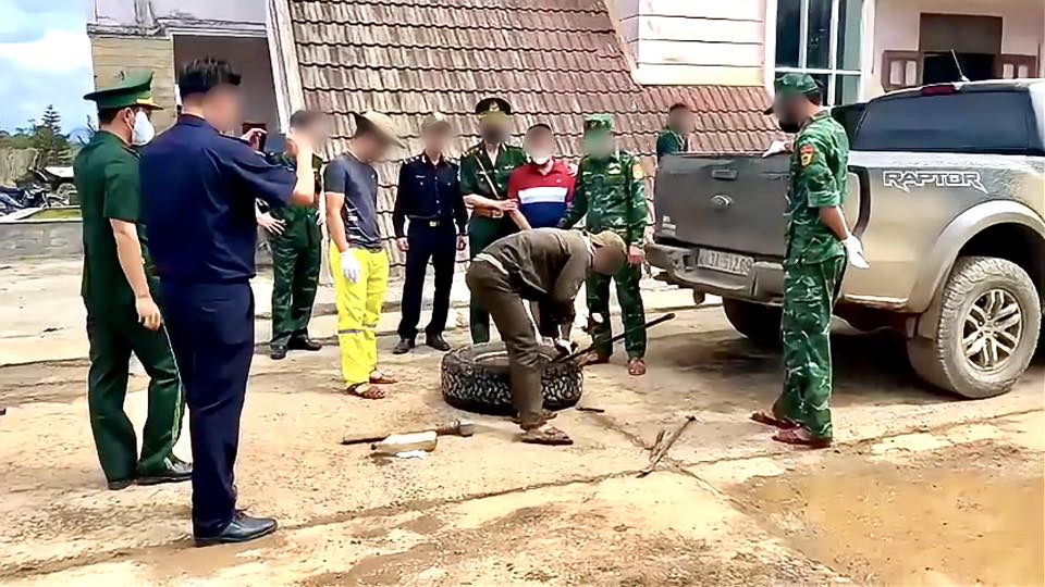 Hải quan siết chặt kiểm soát biên giới, phát hiện vụ vận chuyển 38 bánh heroin từ Lào về Việt Nam