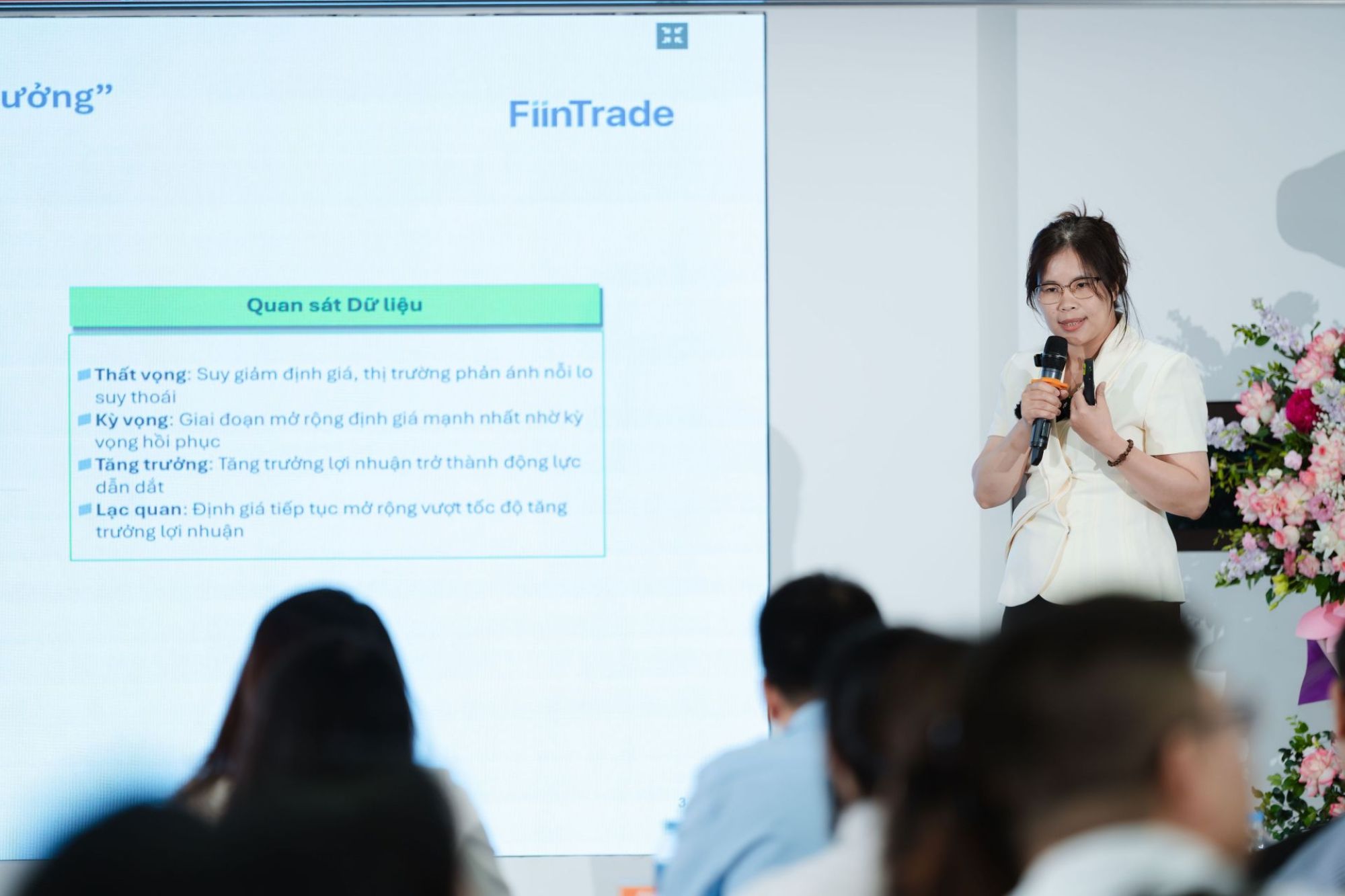 Bà Đỗ Hồng Vân – Trưởng phòng Phân tích dữ liệu Công ty Cổ phần FiinGroup Việt Nam