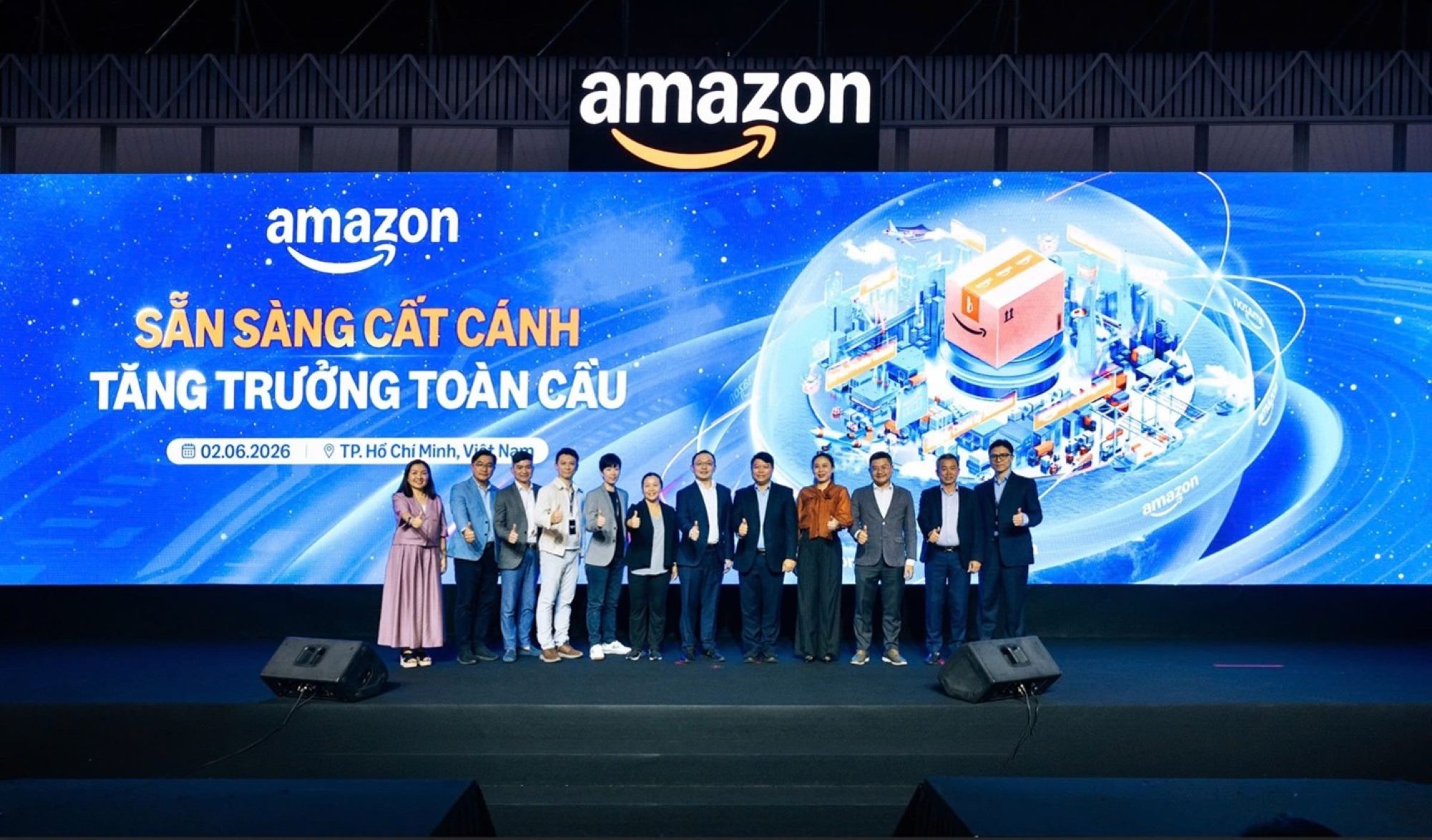 Đại diện Amazon Global Selling cùng với Ông Lê Văn Danh, Phó Giám đốc Sở Công Thương TP.HCM; Ông Trần Xuân Thuỷ, Phó Giám đốc Sở Ngoại vụ TP.HCM; Bà Hồ Thị Quyên, Phó Giám đốc Trung tâm Xúc tiến Thương mại và Đầu tư TP.HCM; Lãnh đạo các Hiệp hội ngành Gỗ và Thủ công Mỹ nghệ; Lãnh đạo Hiệp hội Cà phê – Ca cao Việt Nam.