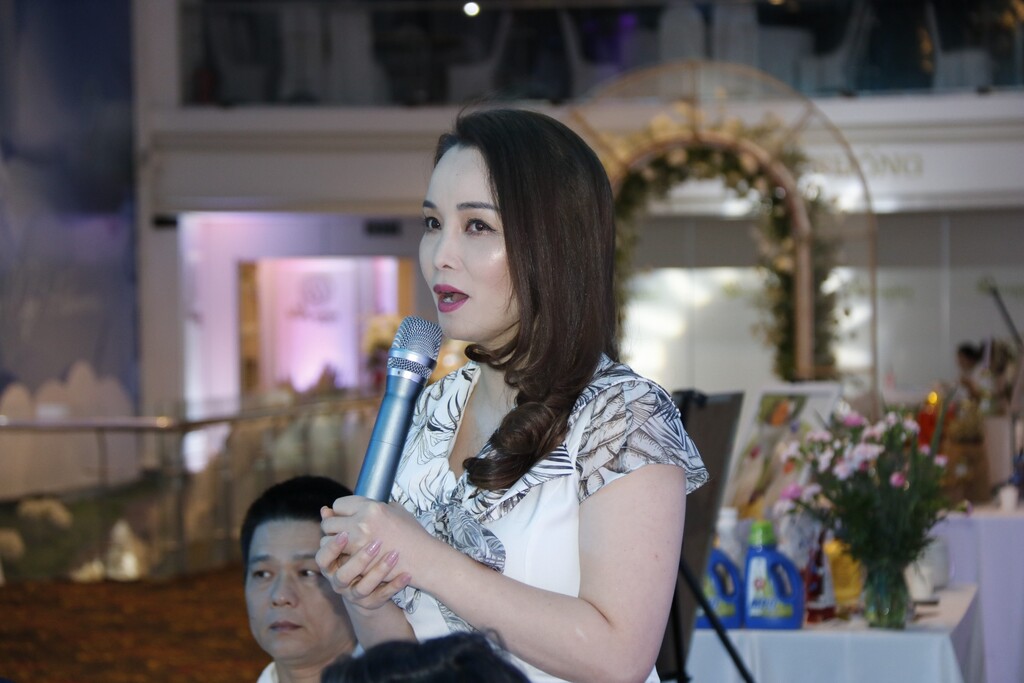 954-mai-thu-huyen.jpg