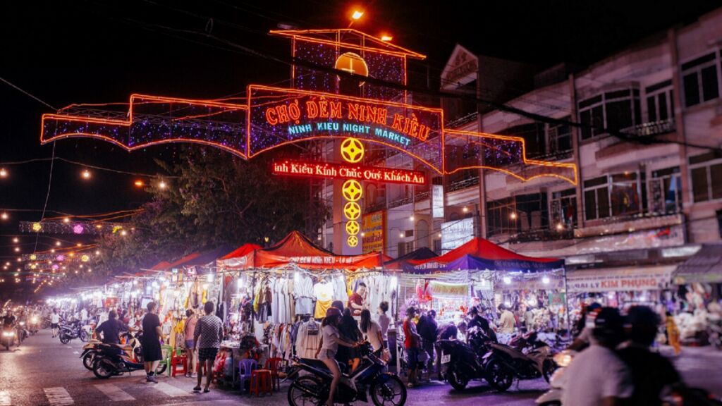 130-cho-dem-can-tho-cho-ninh-kieu.png