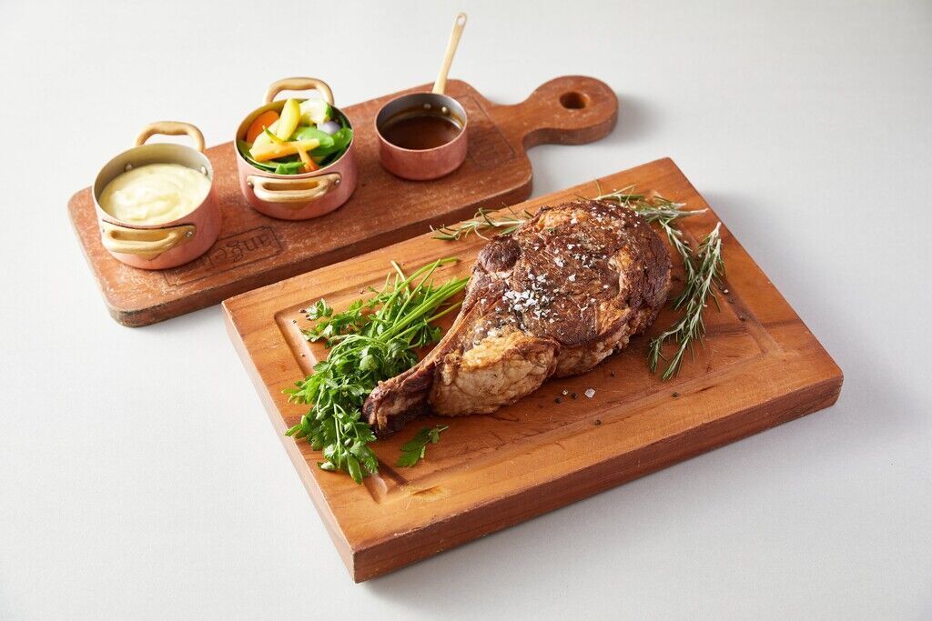 150-black-angus-lady-tomahawk-2-min.jpg