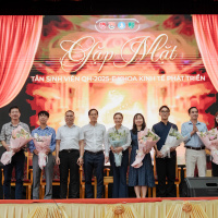 Khoa Kinh tế phát triển Trường Đại học kinh tế (ĐHQGHN) hướng nghiệp cho tân sinh viên