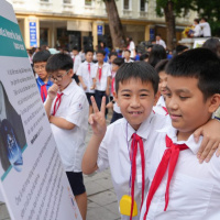 'Thắp sáng đam mê' truyền cảm hứng khoa học cho học sinh Hà Nội