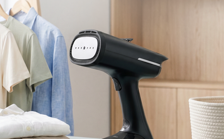 LocknLock ra mắt bàn ủi hơi nước hút vải thông minh thế hệ mới