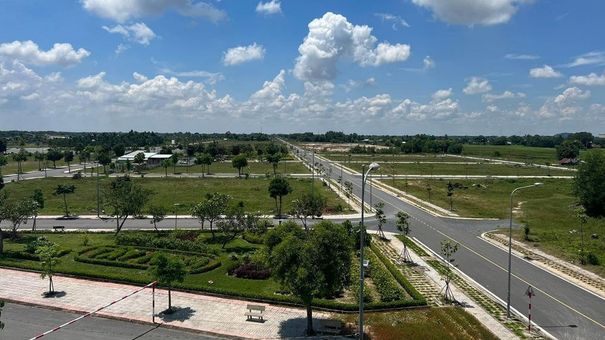 Thị trường BĐS phía Nam cuối năm 2022: Nhà đầu tư “ôm” đất chờ tăng nhiệt