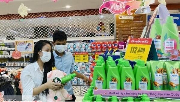 Thị trường quà tặng 20/10 bắt đầu nhộn nhịp, các nhãn hàng “đua nhau” khuyến mại
