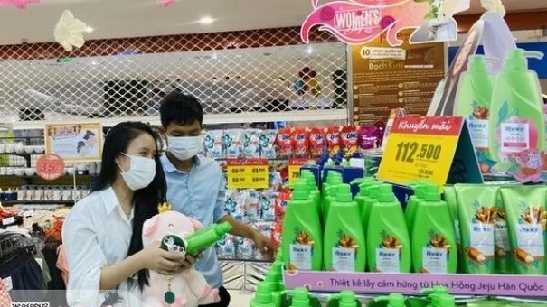Thị trường quà tặng 20/10 bắt đầu nhộn nhịp, các nhãn hàng “đua nhau” khuyến mại