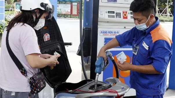 Giá xăng có thể giảm đến 1.200 đồng/lít vào kỳ điều chỉnh tới