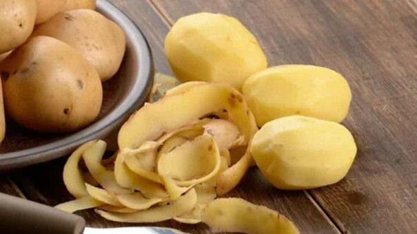 Lợi ích không ngờ của vỏ khoai tây với sức khỏe