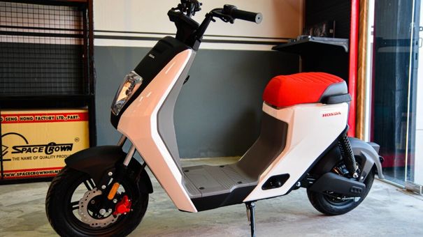 Honda mở bán xe máy điện U-be: Thiết kế lạ, đi 85km mới hết pin, giá chỉ hơn 20 triệu đồng