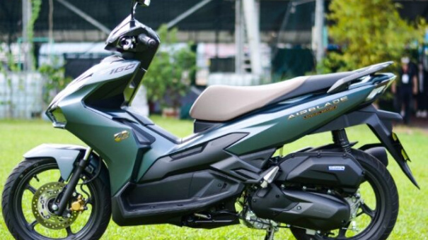 Giá xe máy Honda Air Blade cuối tháng 10: Chênh hơn chục triệu đồng