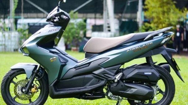 Giá xe máy Honda Air Blade cuối tháng 10: Chênh hơn chục triệu đồng