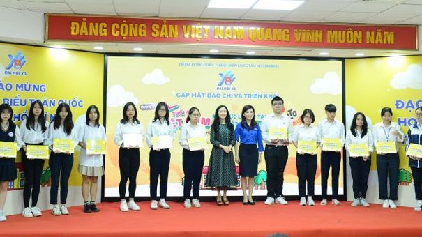 Triển khai chương trình “Tuổi trẻ Việt Nam - Rèn đức luyện tài, dẫn dắt tương lai” dành cho học sinh THPT