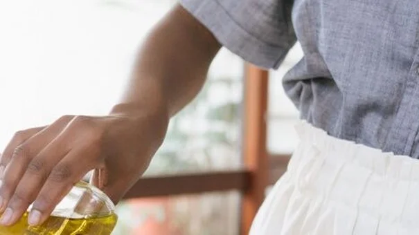Những loại dầu ăn cần hạn chế sử dụng vì không tốt cho sức khỏe