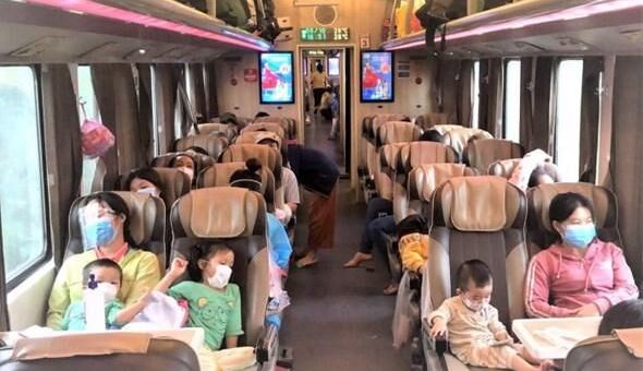Đường sắt miễn, giảm giá vé tàu Tết dành cho trẻ em