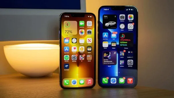 iPhone 13 Pro Max, Galaxy Z Fold3, iPhone 12... đồng loạt rớt giá mạnh