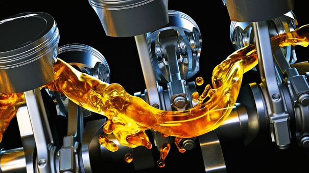 Đổ thừa dầu nhớt ô tô, tác hại không ngờ ít tài xế biết