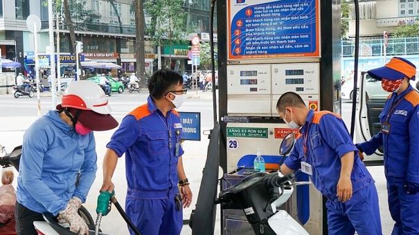 Giá bán lẻ xăng dầu tiếp tục tăng