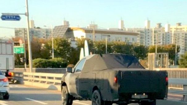 Lộ ảnh thử nghiệm xe bán tải đầu tiên của Kia